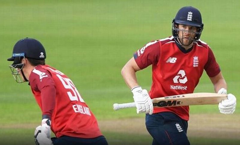 রেকর্ড গড়ে পাকিস্তানকে হারাল ইংল্যান্ড