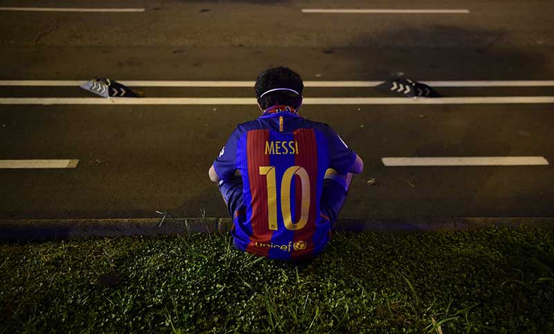 নতুন কোচের প্রথম অনুশীলনে যোগ দিতে নারাজ মেসি