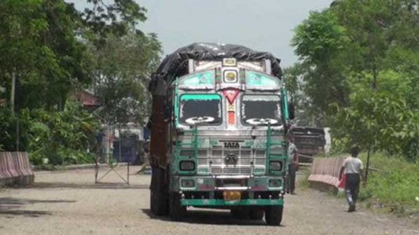 আবারও পেঁয়াজ আটকে দিল ভারত
