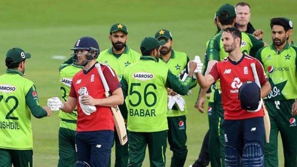 ইংল্যান্ডের ‘বুদ্ধি’ নেবে পাকিস্তান