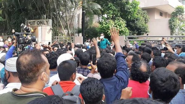 সুনির্দিষ্ট আশ্বাস না পেলে রাজপথ ছাড়বেন না সৌদি প্রবাসীরা