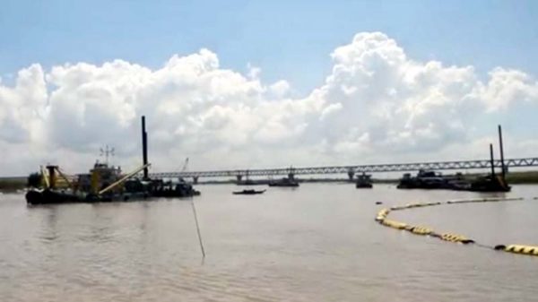 ৩ কোটি টাকার তেল পুড়িয়েও কাটেনি নাব্যতা সংকট