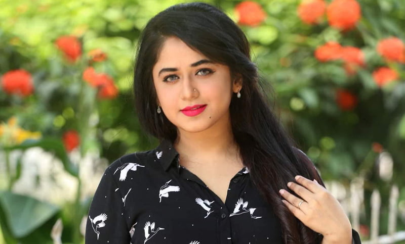 নতুন দুই বিজ্ঞাপনে ফারিয়া