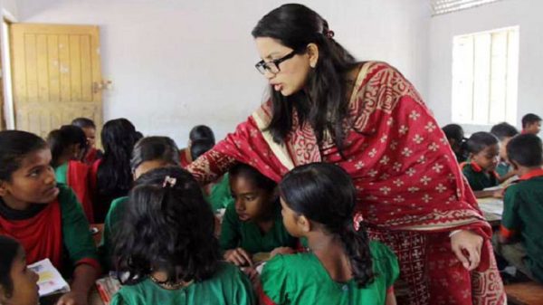 এবার দুর্নীতি ও হয়রানি বন্ধে প্রাথমিক শিক্ষকদের বদলি অনলাইনে