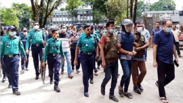 এমসি কলেজ ছাত্রাবাসে গণধর্ষণ: অস্ত্র মামলায় তিন দিনের রিমান্ডে সাইফুর