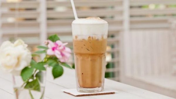 কোল্ড কফি বানাবেন যেভাবে