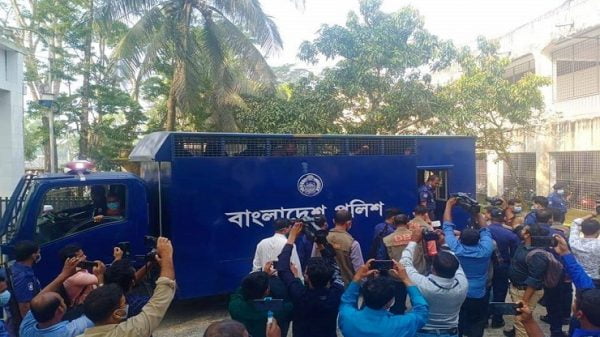 কড়া নিরাপত্তায় আদালতে রিফাত হত্যা মামলার অপ্রাপ্তবয়স্ক ১৪ আসামি