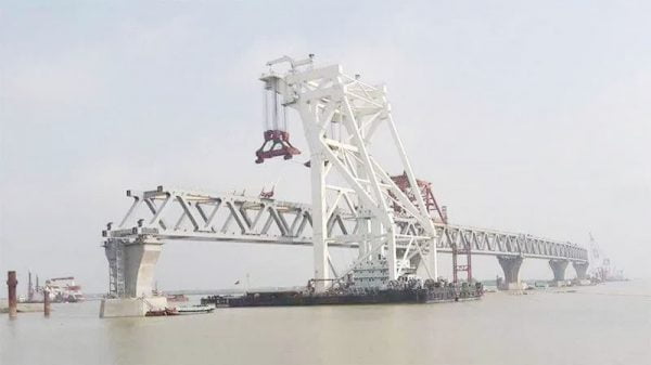 তীব্র স্রোতে বসানো গেল না ৩২তম স্প্যান