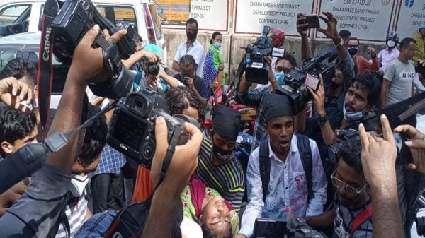 ধর্ষণবিরোধী মিছিলে পুলিশি বাধা, আহত সাত