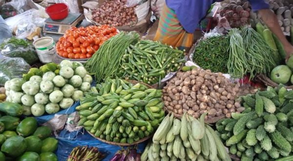 নিত্যপণ্যের বাজার অস্থির : স্বস্তিতে নেই ক্রেতারা