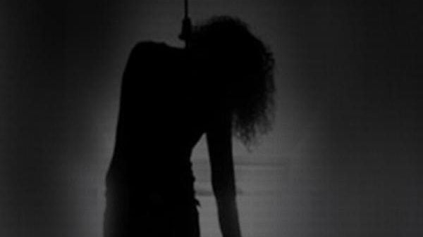 পাবনায় ঢাবি ছাত্রীর আত্মহত্যা