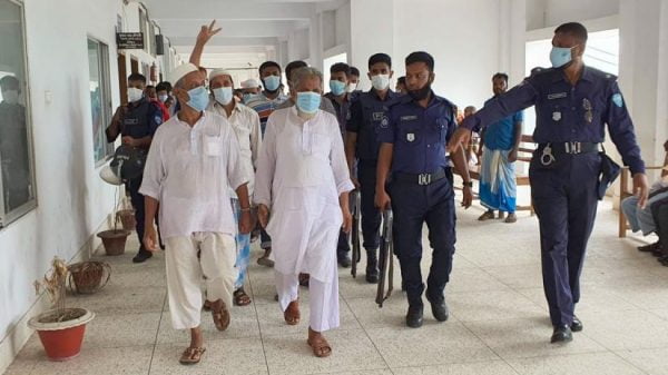 পুলিশের গাড়িতে অগ্নিসংযোগ : ২১ শিবির নেতাকর্মীর কারাদণ্ড