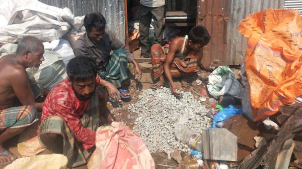 ভাঙারি দোকানের পরিত্যক্ত বোতল থেকে বিস্ফোরণে দগ্ধ ৭