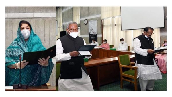 শপথ নিলেন নবনির্বাচিত দুই সংসদ সদস্য