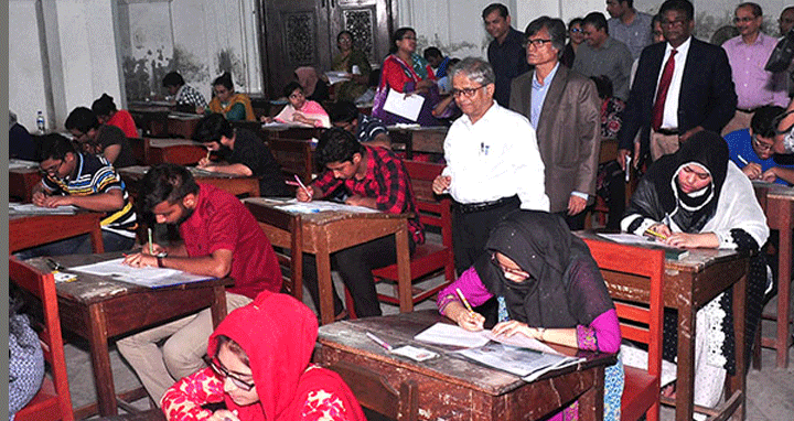 ঢাবির ভর্তি পরিক্ষা এবার বিভাগীয় শহরে, এমসিকিউ ৪০ লিখিত ৪০