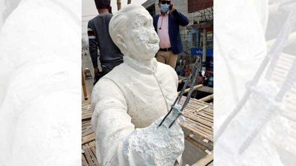 কুষ্টিয়ায় বঙ্গবন্ধুর ভাস্কর্য ভাঙচুর