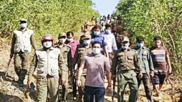 চকরিয়ায় ২০টি অবৈধ স্থাপনা উচ্ছেদ ও ২০ একর বনভূমি উদ্ধার