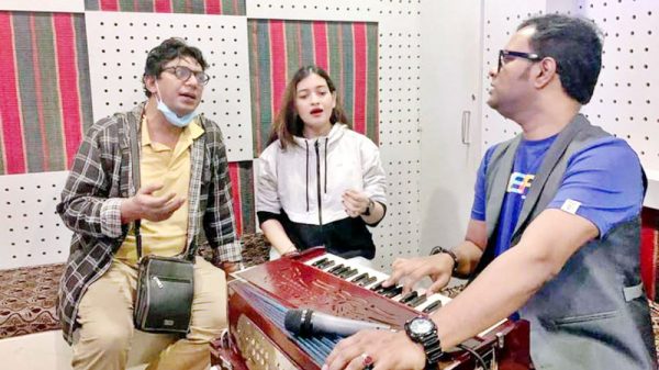 চঞ্চল-সিঁথির কণ্ঠে ৬০ বছরের পুরনো গান