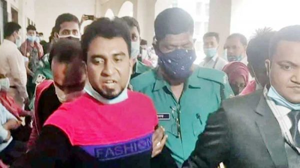 ঢাবি শিক্ষার্থী ধর্ষণ: রিমান্ডে ছাত্র অধিকার পরিষদের ৩ নেতা