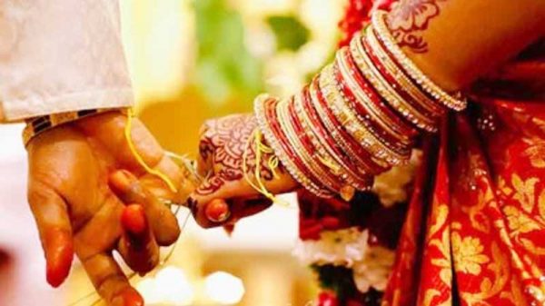 যোগীর রাজ্যে অন্য ধর্মে বিয়ে বন্ধ করলো পুলিশ