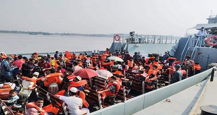 ৭ জাহাজে চড়ে ভাসানচরের উদ্দেশে যাত্রা রোহিঙ্গাদের