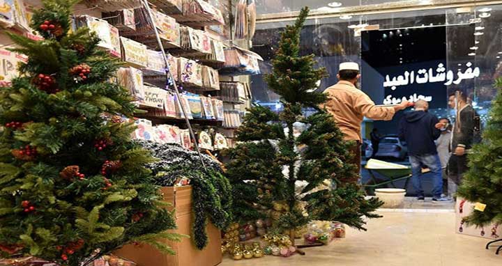 সৌদি আরবে প্রথমবারের মতো বিক্রি হচ্ছে ক্রিসমাস সামগ্রী