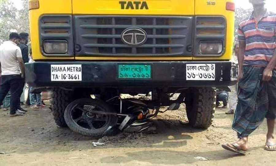 ভৈরবে ট্রাকের ধাক্কায় প্রাণ গেলো আরএফএল ম্যানেজারের