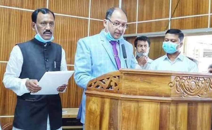 গৌরীপুর পৌরসভার মেয়র সৈয়দ রফিকুল ইসলাম শপথ নিলেন