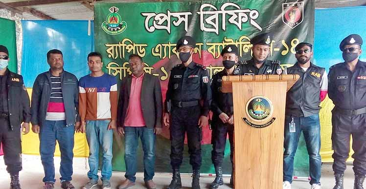 ১০ লাখ টাকা মুক্তিপণ চেয়ে অপহরণ, আটক ৩