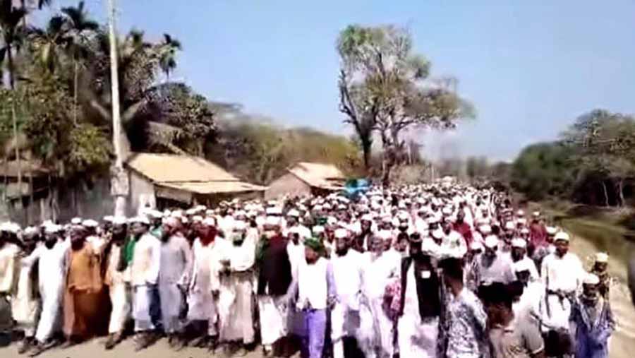 দূর্গাপুরে আন্দোলনের মুখে বন্ধ হলো পীরের ওরস