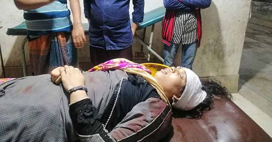 মা ছিটকে পড়লেন নিচে, শিশুসন্তান ট্রেনে