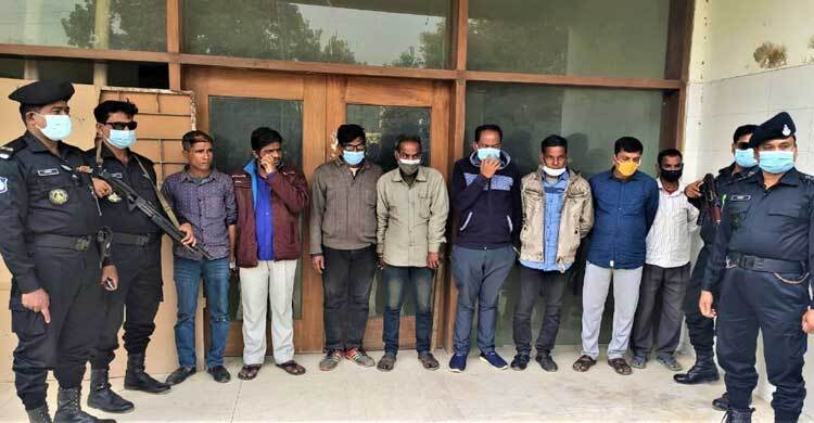 টাঙ্গাইল জেনারেল হাসপাতালে অভিযান চালিয়ে ৮ দালাল গ্রেফতার