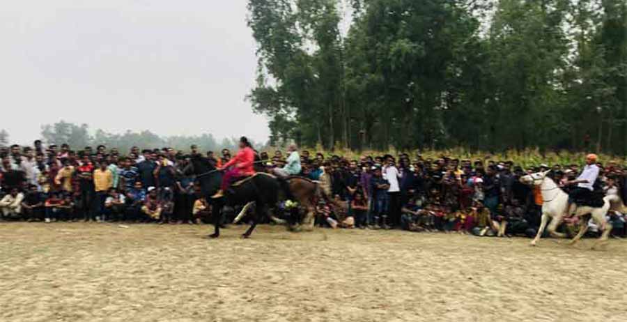 জামালপুরে ষষ্ঠ শ্রেণির রূপসী হলো ঘোড়দৌড়ে চ্যাম্পিয়ন