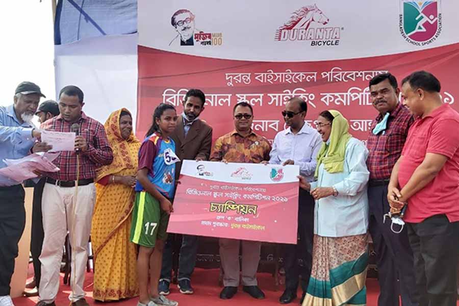 কিশোরগঞ্জে স্কুল সাইক্লিং প্রতিযোগিতা অনুষ্ঠিত