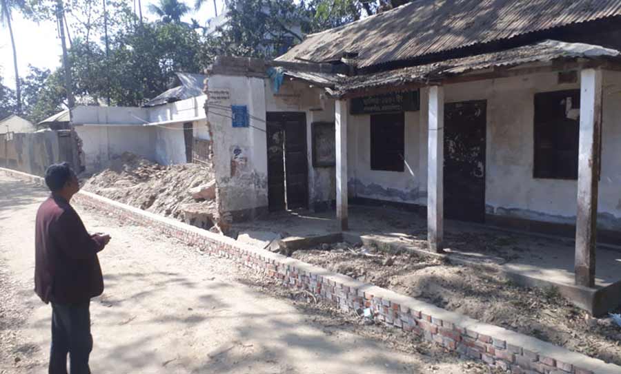 ধ্বংসের দ্বারপ্রান্তে গফরগাঁওয়ের ঐতিহ্যবাহী শহীদ বেলাল পাঠাগার