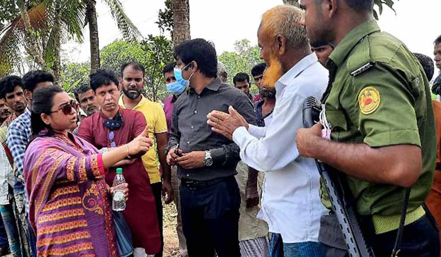 ঈশ্বরগঞ্জে ভ্রাম্যমাণ আদালতে দণ্ডে ক্ষুব্ধ হয়ে ৪ নারীকে পেটালেন বৃদ্ধ