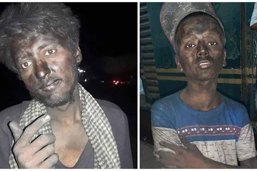 ট্রেন থেকে যাত্রী যখন ‘ভূত’ হয়ে নামে