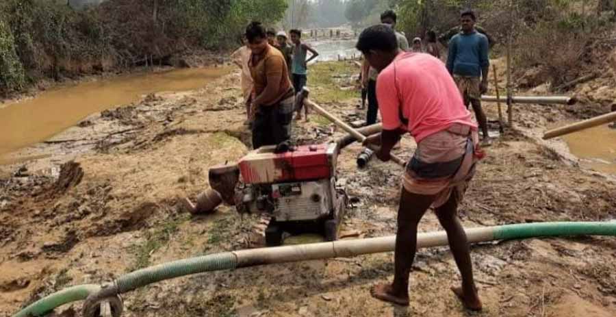 ঝিনাইগাতীতে অবৈধভাবে বালু উত্তোলন বন্ধে অভিযান