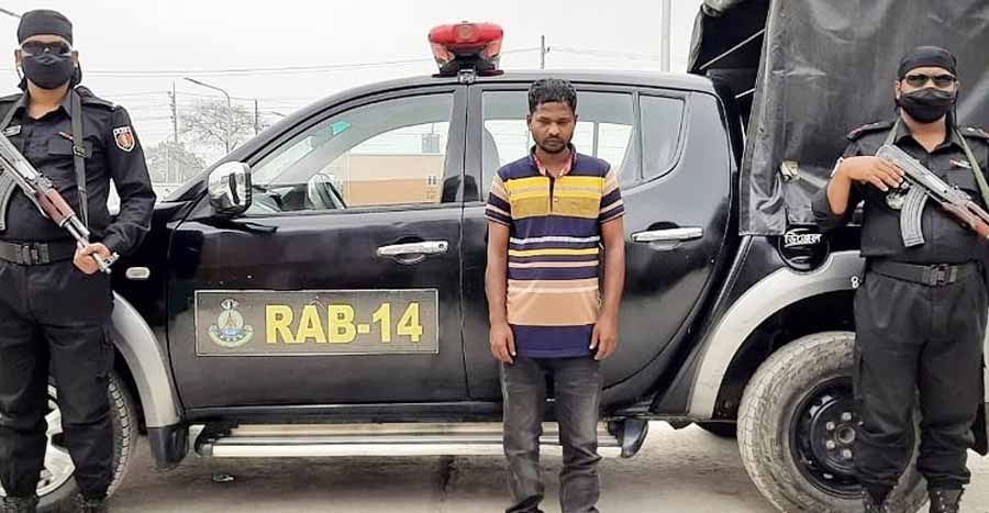 ময়মনসিংহে অস্ত্রসহ যুবক আটক