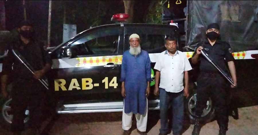 দুই কা‌লোবাজা‌রির প‌কে‌টে ট্রে‌নের ৬০ টি‌কিট!