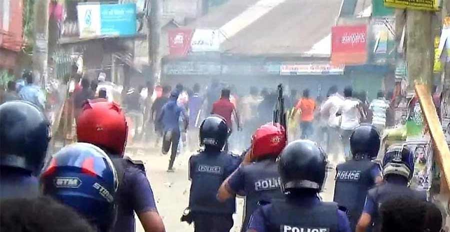 কিশোরগঞ্জে পুলিশের সঙ্গে বিএনপি নেতাকর্মীদের সংঘর্ষ