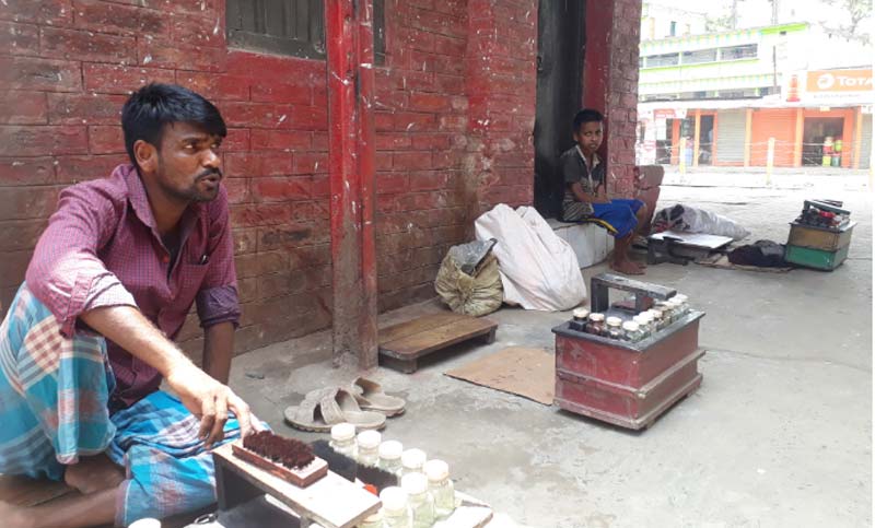 ‘কী করব ভাই, অন্য কাজ তো পারি না’