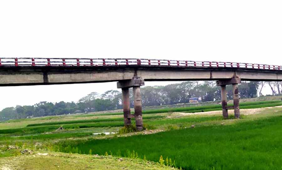 নেত্রকোনায় খননের অভাবে নাব্যতা হারাচ্ছে নদ-নদী