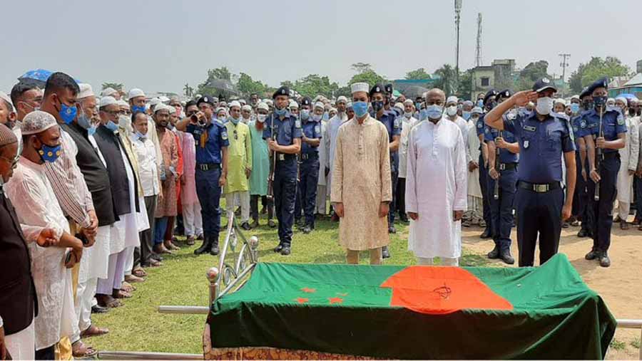 কলমাকান্দায় বীর মুক্তিযোদ্ধা নুরুল ইসলামকে রাষ্ট্রীয় মর্যাদায় দাফন
