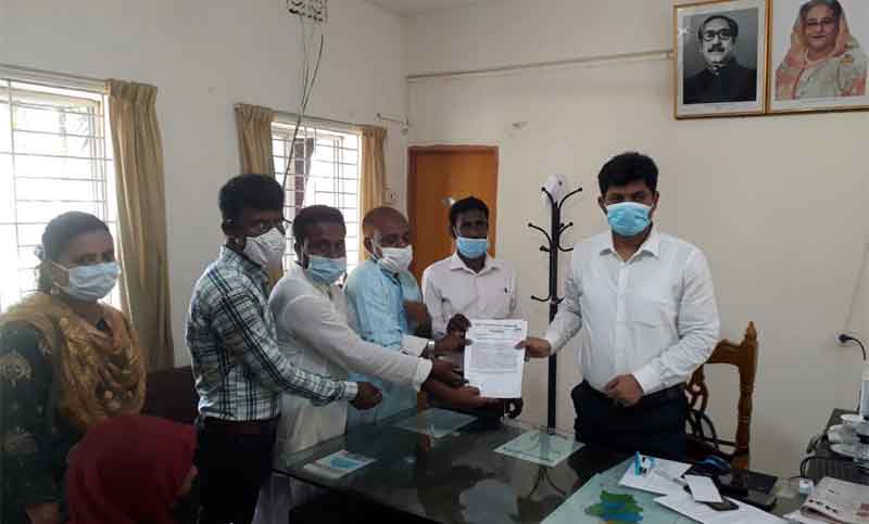 কিন্ডারগার্টেন শিক্ষক-কর্মচারীদের মানববন্ধন, প্রণোদনা দাবি