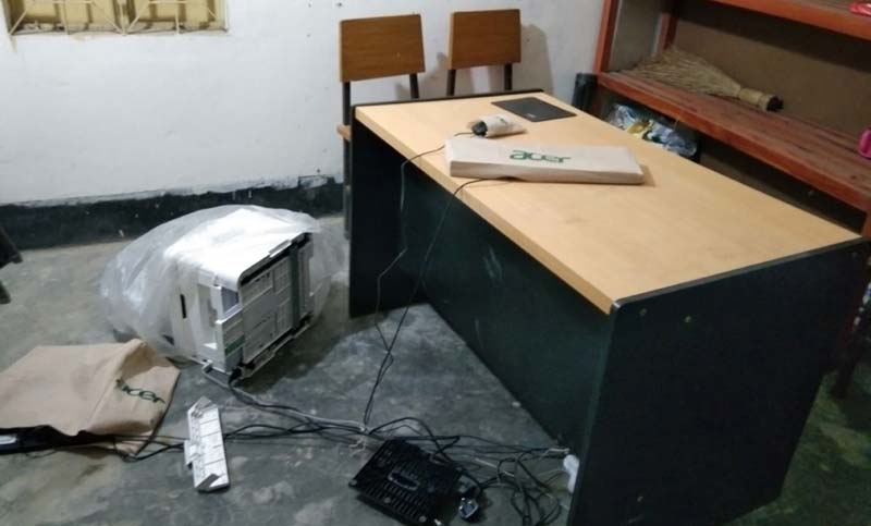 বকশীগঞ্জে ইউপি ভবনে হামলা, মানবিক সহায়তার টাকা লুট!