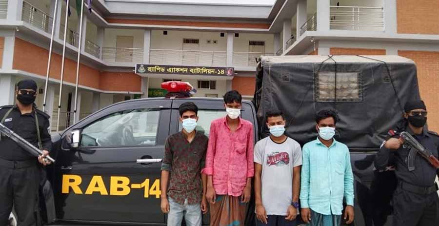 পর্নোগ্রাফি ব্যবসায় জড়িত থাকার অভিযোগে চারজনকে আটক