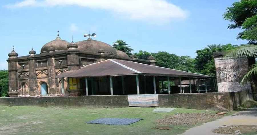মোঘল আমলের স্থাপত্যের অনন্য নিদর্শন সেকান্দরনগর সাহেব বাড়ি জামে মসজিদ