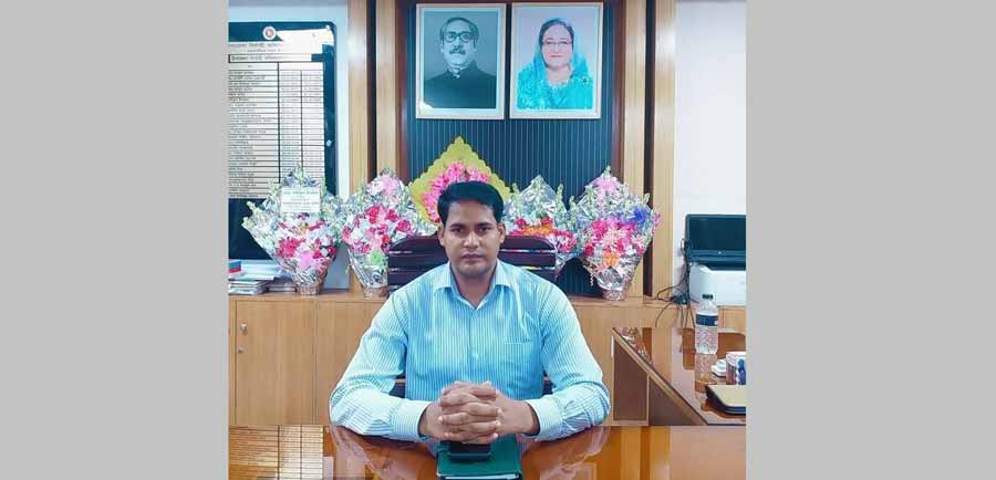 ময়মনসিংহে বালু তুলতে বাধা দেয়ায় ইউএনওর ওপর হামলা, গাড়ি ভাঙচুর