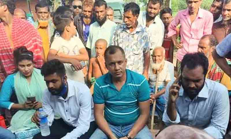 ফুলবাড়িয়ায় সাংবাদিক পরিচয়ে চাঁদাবাজি করতে গিয়ে আটক